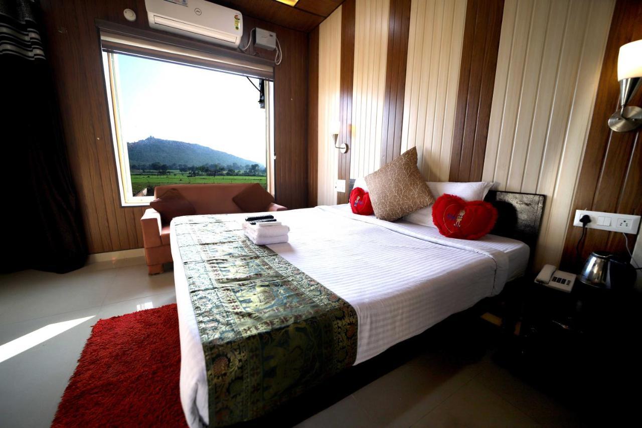 Bundeli Farm Resort & Banquet Orchha Zewnętrze zdjęcie